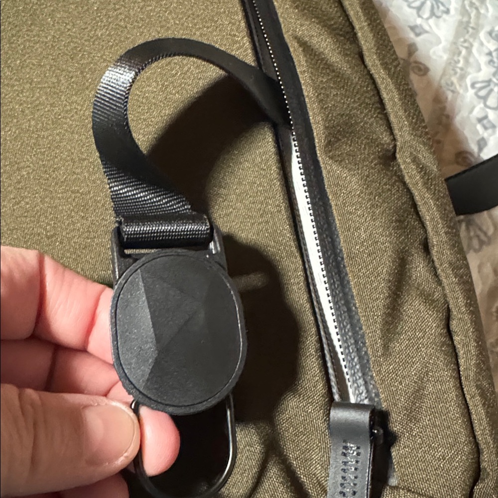 NWT ALPAKA Go Sling Mini V2 - Army Green with Fidlock - Picture 12 of 14